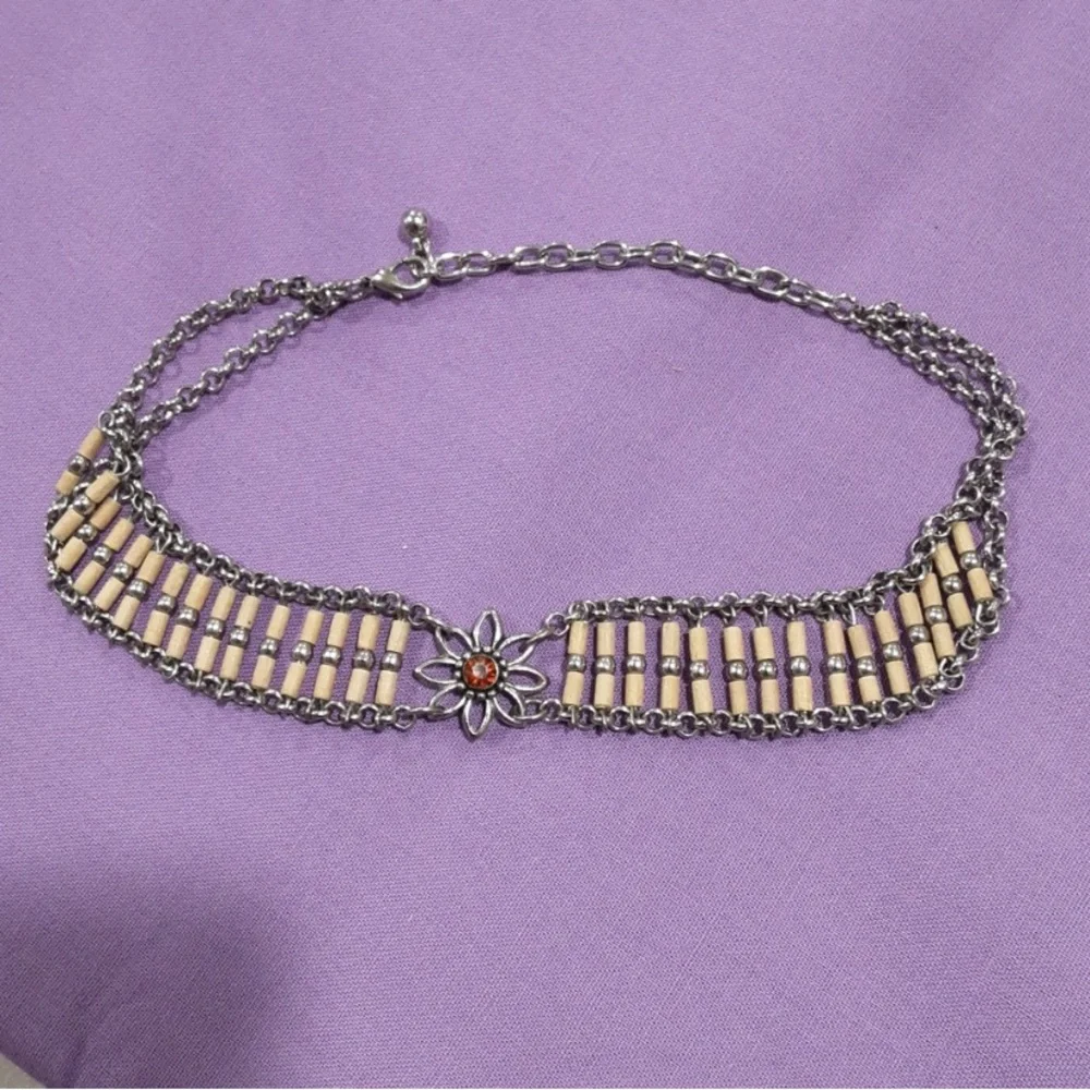 Beige and silver tone choker necklace - Picture 1 of 3